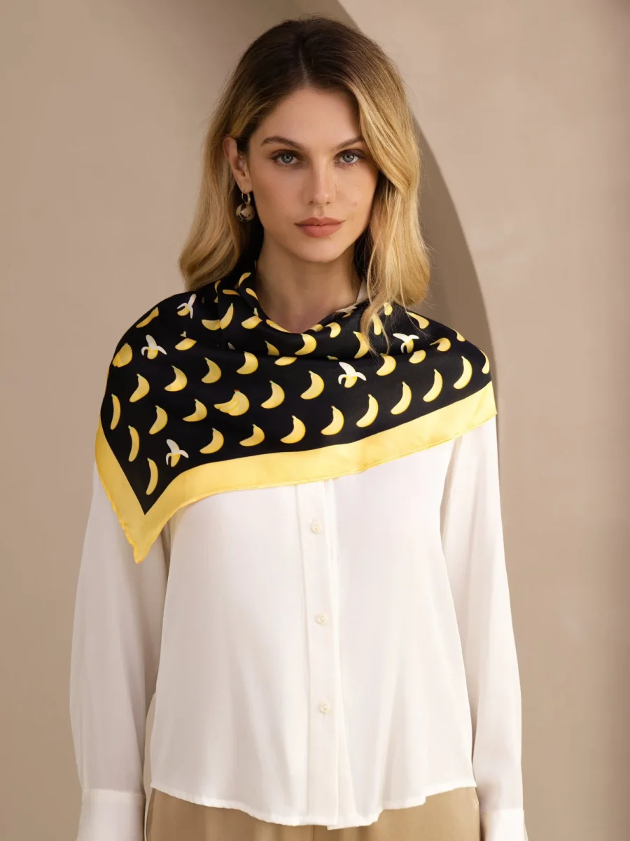 Pañuelo De Seda De Morera 100 Por Ciento Con Estampado De Banana Tamaño 90 x 90 cm - Imagen 4