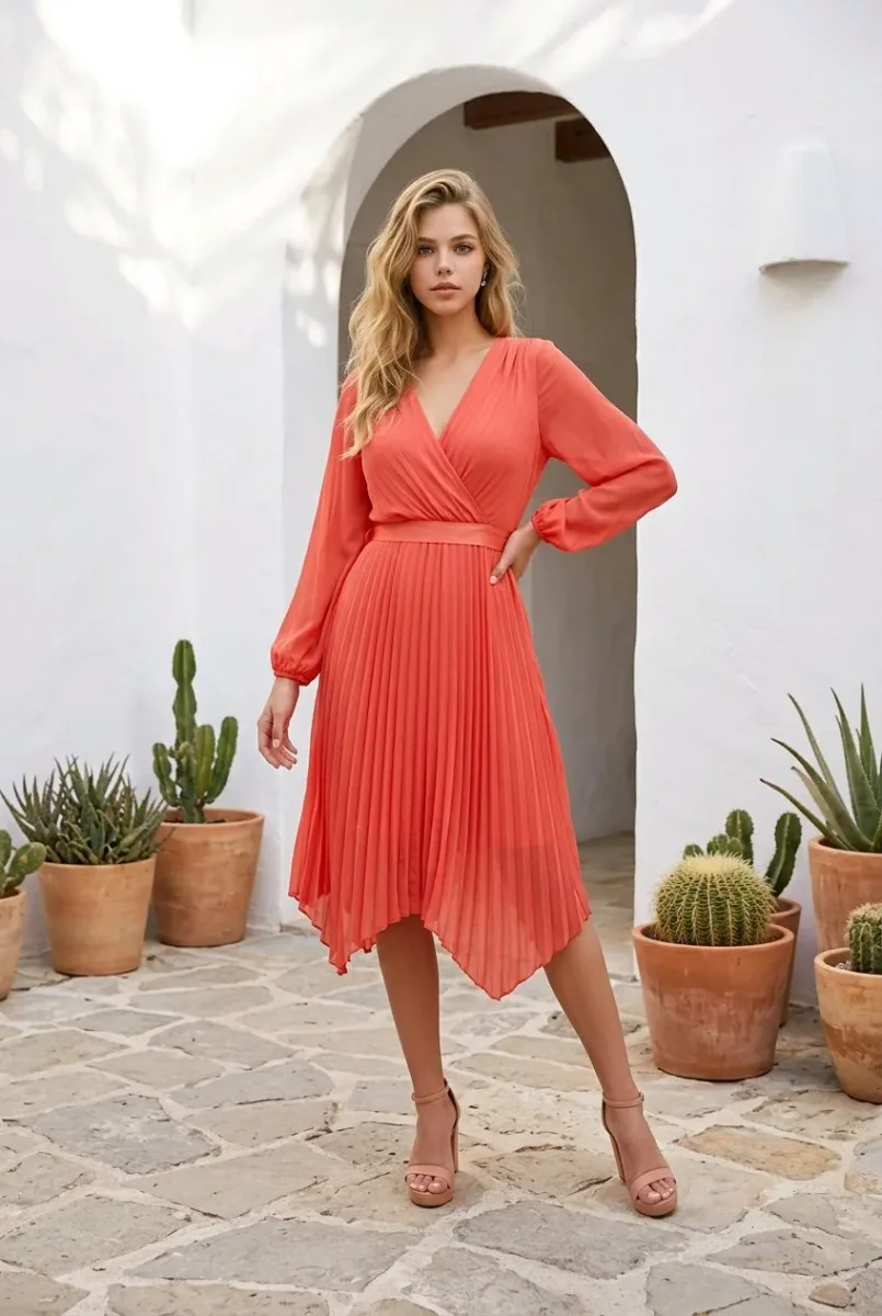 Vestido liso de cocktail Edelin, diseño plisado con escote cruzado - Imagen 5