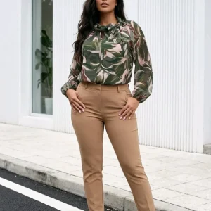 Camisa estampada con lazo