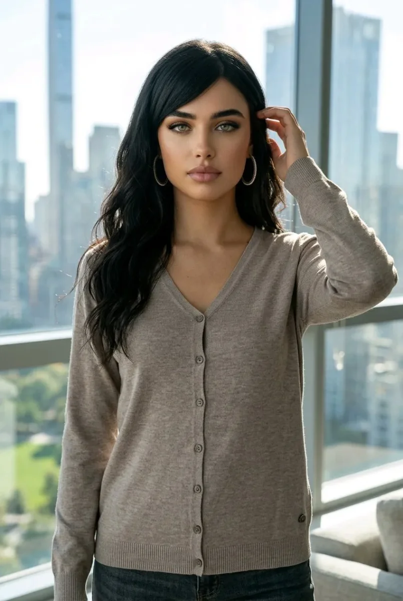 Chaqueta de punto con botones con cuello en v - Imagen 5