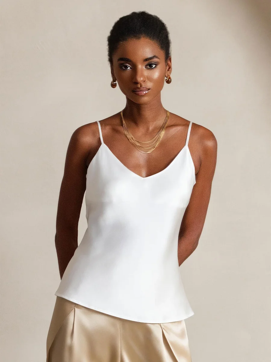 Top De Camisola Con Cuello En V Y Tirantes Finos De 100% Seda De Mora