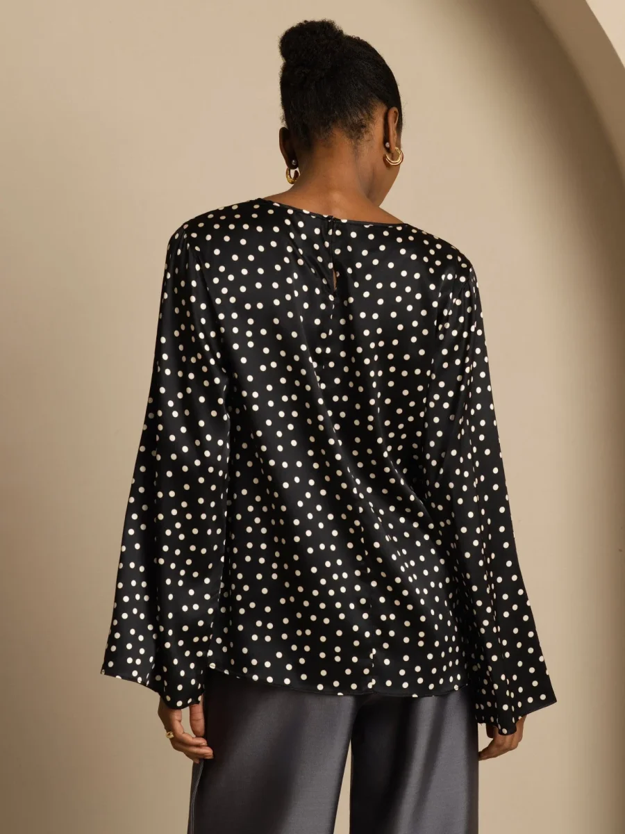 Top De Seda Para Mujer 19Momme Con Estampado De Lunares Mangas Campana Escote Bote - Imagen 3