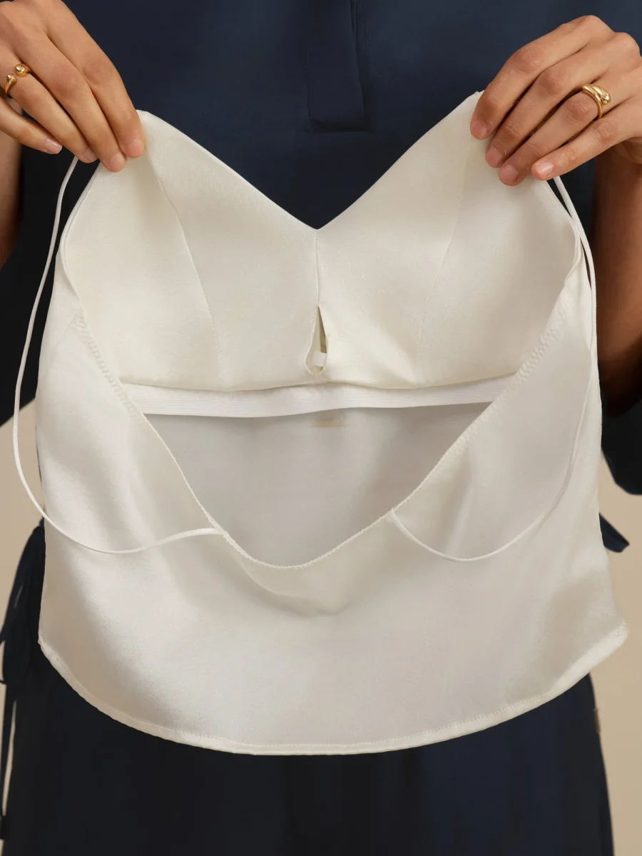 19Momme Top Corto De Seda Tirantes Finos Escote En V Camiseta Con Sujetador Incorporado - Imagen 6