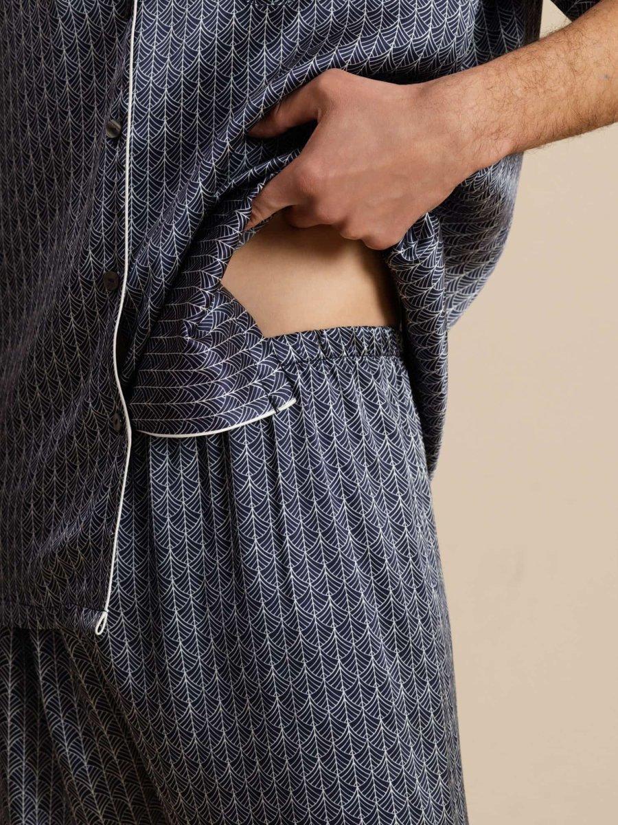 Pijama De Hombre De Seda Pura Azul Marino Con Estampado De Ginkgo De Manga Corta Y Cuello Con Solapa - Imagen 9