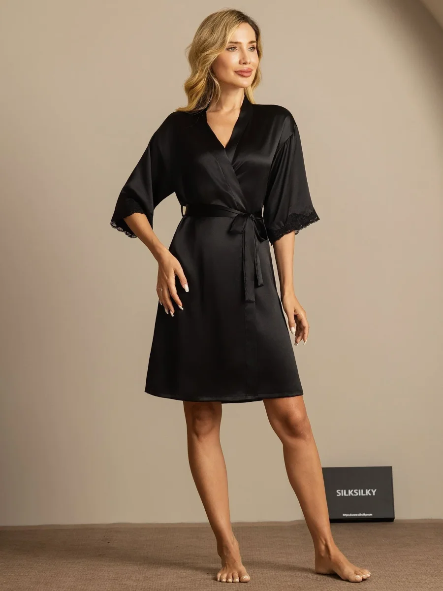 Bata de Mujer de Seda Pura con Diseño de Encaje - Imagen 7