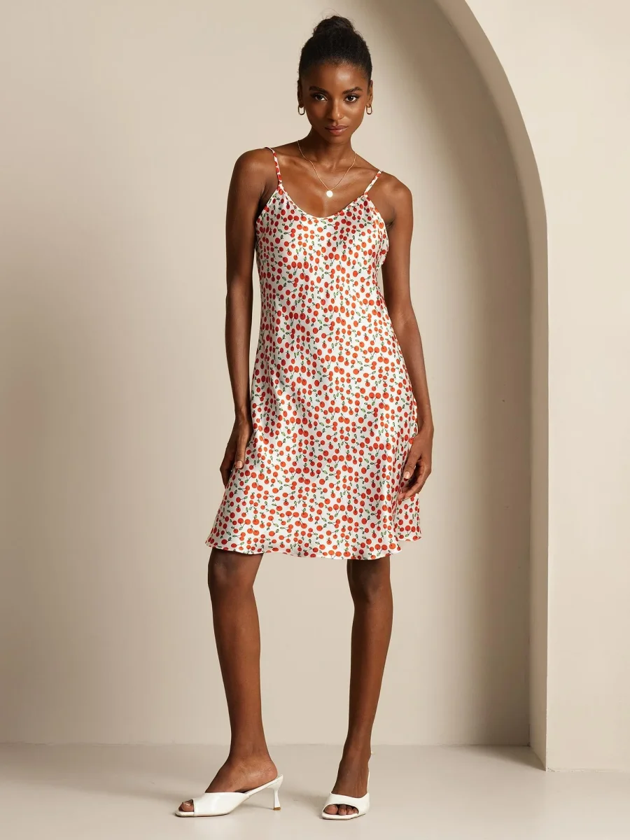 Vestido Corto de Seda con Tirantes Espagueti y Estampado de Cereza - Imagen 2