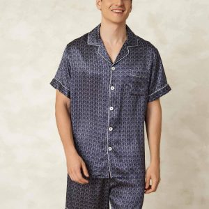 Pijama De Hombre De Seda Pura Azul Marino Con Estampado De Ginkgo De Manga Corta Y Cuello Con Solapa