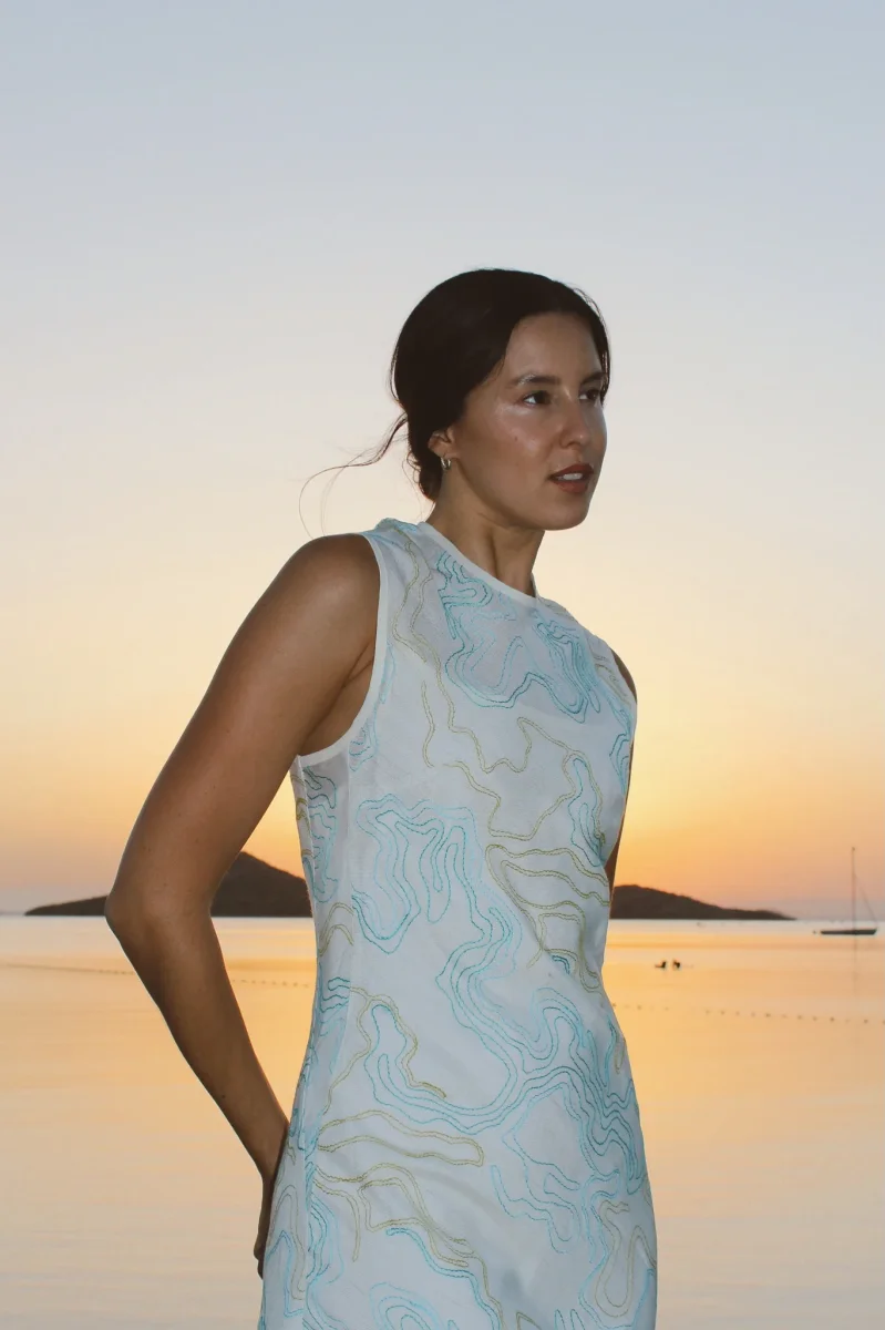 Vestido Sosiego Bordados Azules - Imagen 3