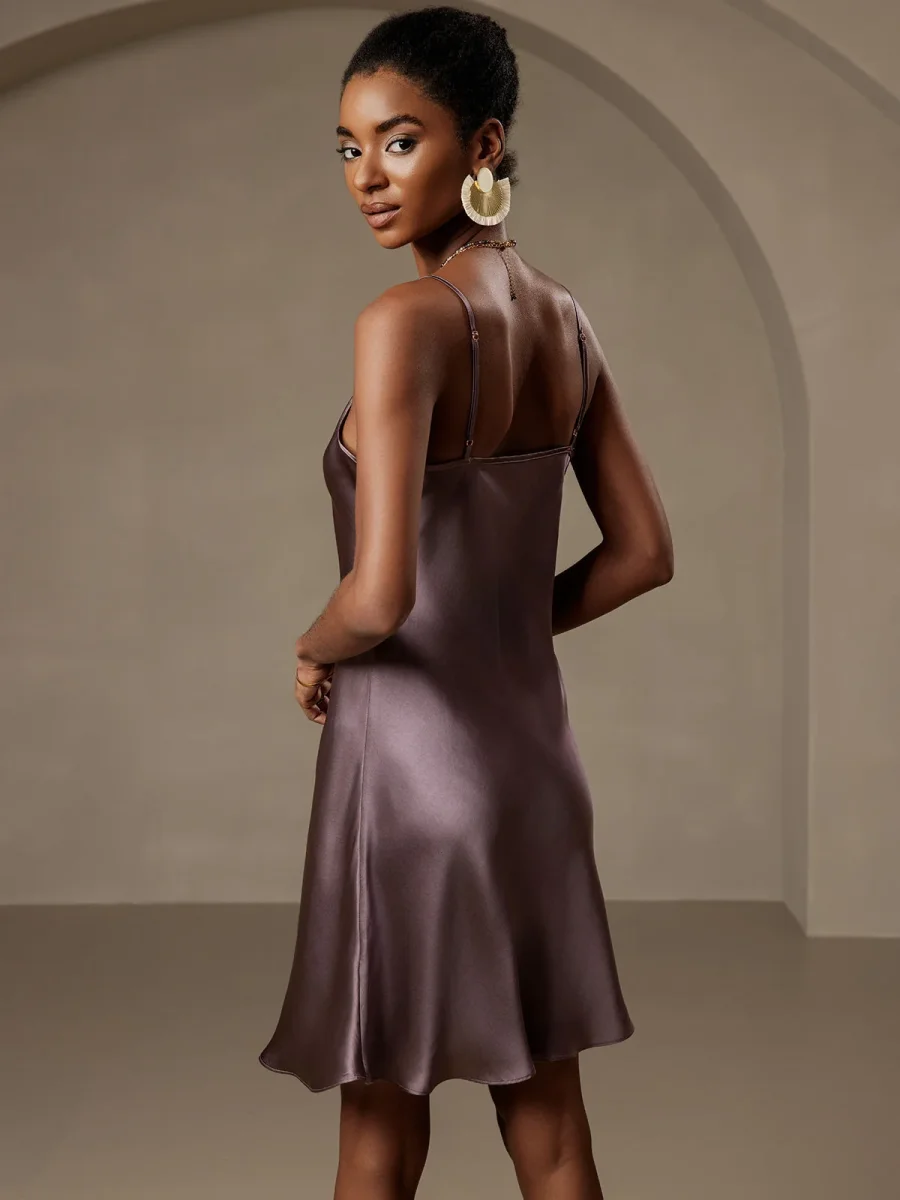 Vestido Deslizante Básico de Seda Pura con Tirantes Finos - Imagen 9