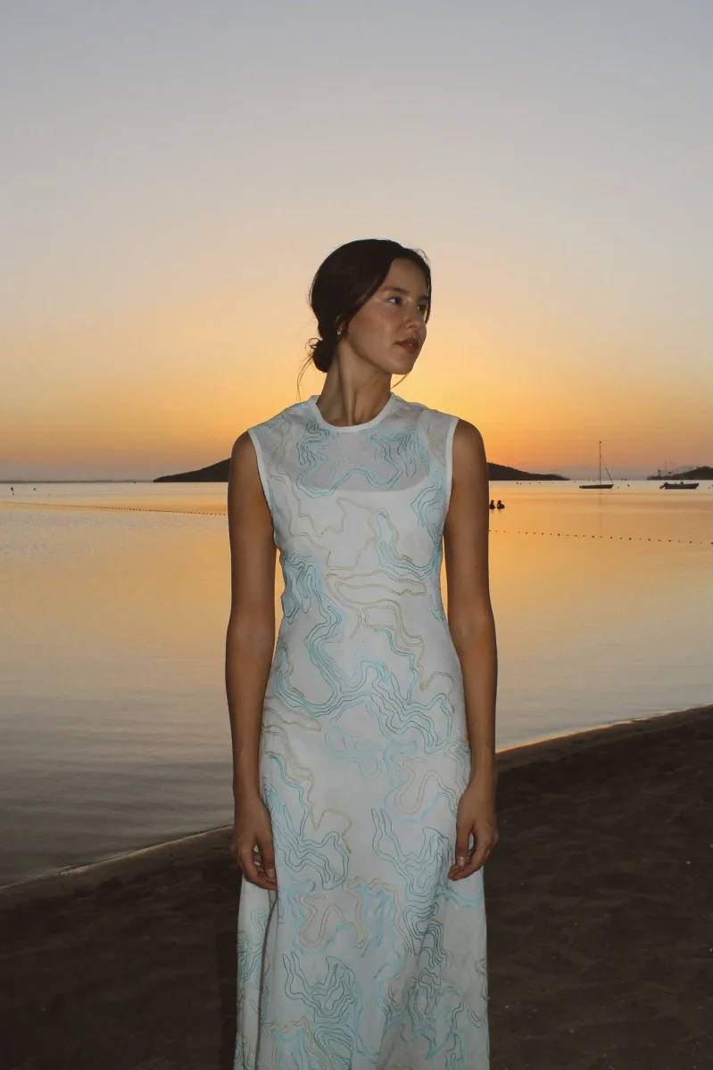 Vestido Sosiego Bordados Azules - Imagen 2