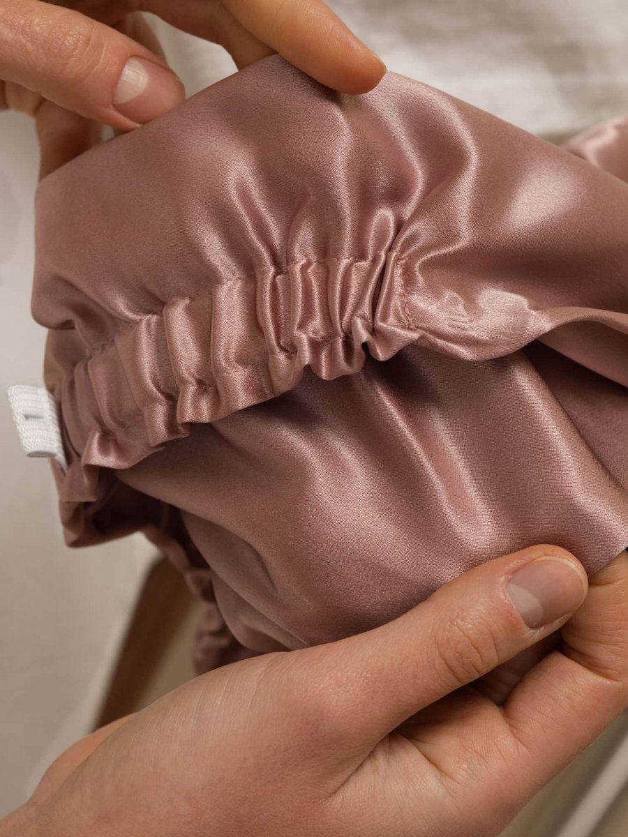 Gorro para el cabello de seda pura de 22Momme con nudo frontal y botón ajustable - Imagen 6