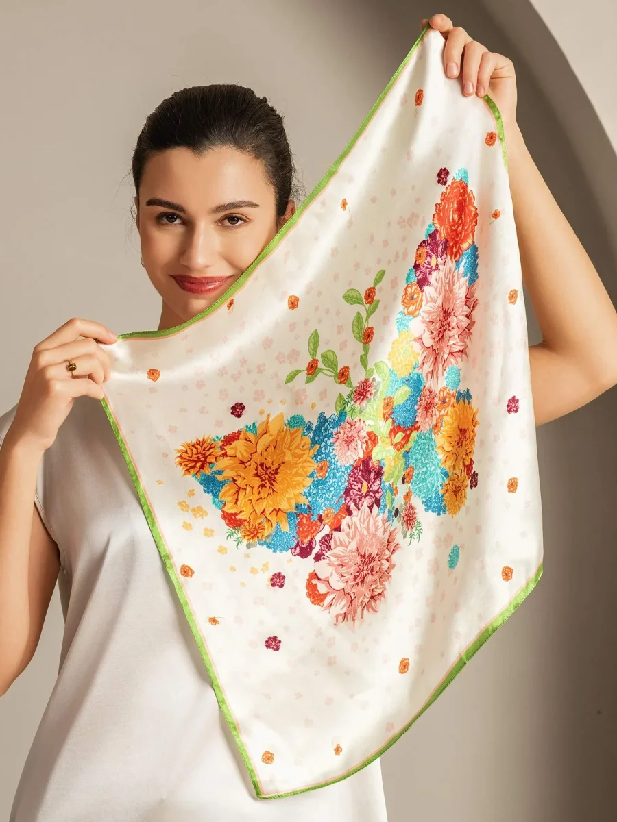 Pañuelo Cuadrado de Seda Pura con Flores y Borde Verde 53*53 cm - Imagen 5