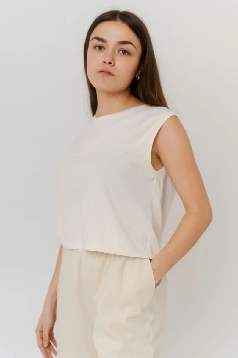 Camiseta crop sin mangas - Marfil Antiguo - Imagen 2