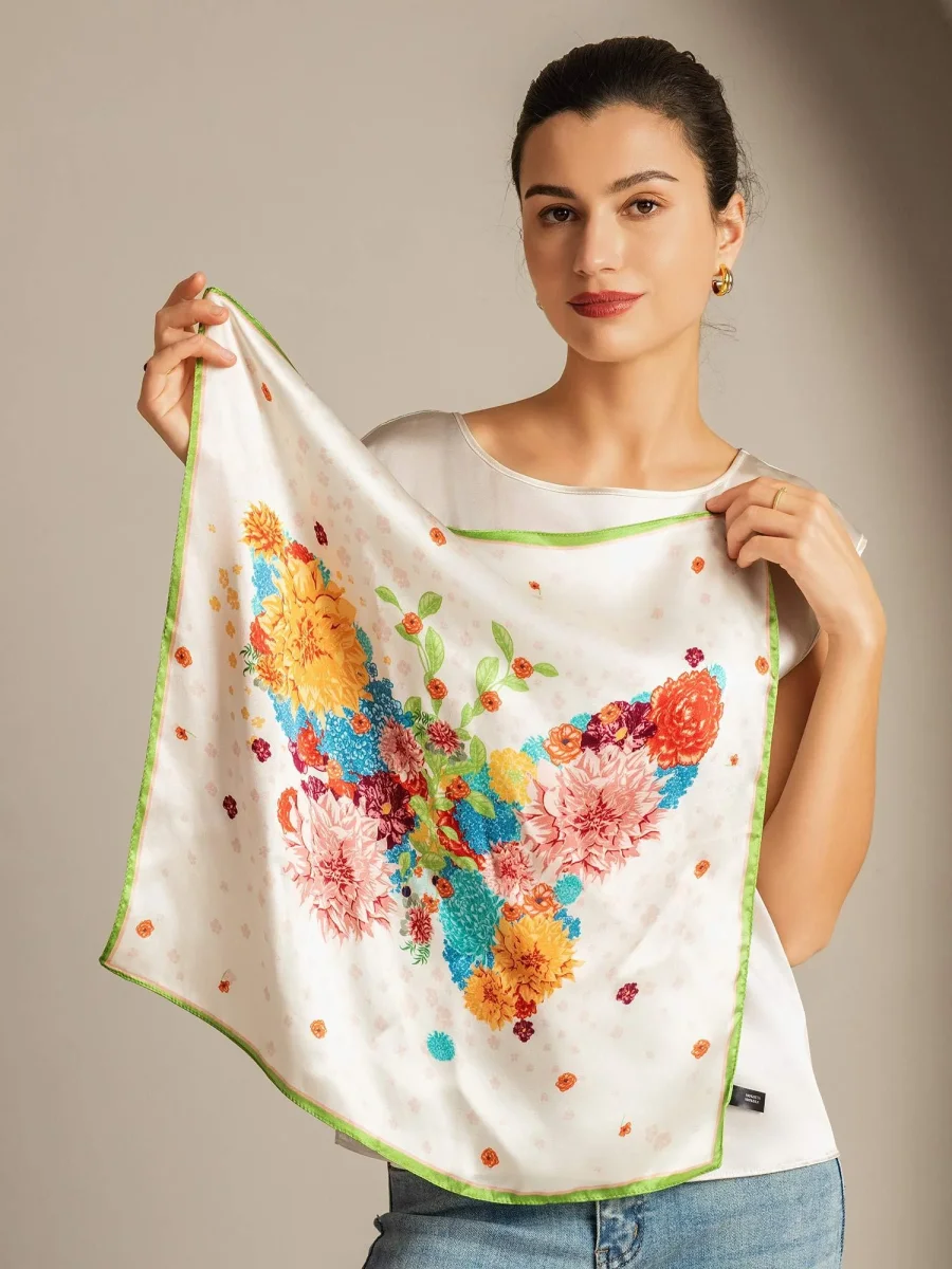 Pañuelo Cuadrado de Seda Pura con Flores y Borde Verde 53*53 cm - Imagen 3