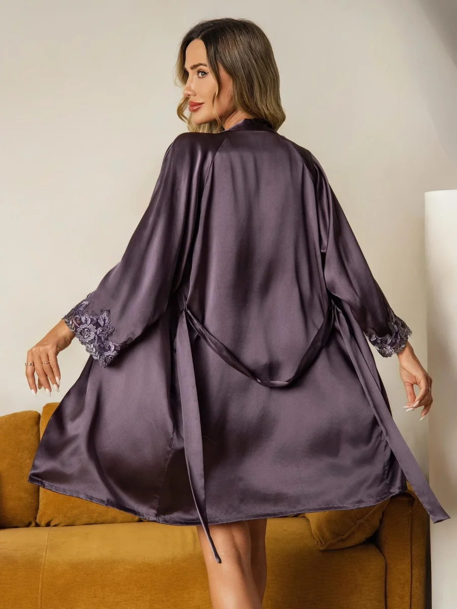Elegante Bata Y Conjunto De Tirantes En Seda Pura Con Encaje 3 Piezas - Imagen 4