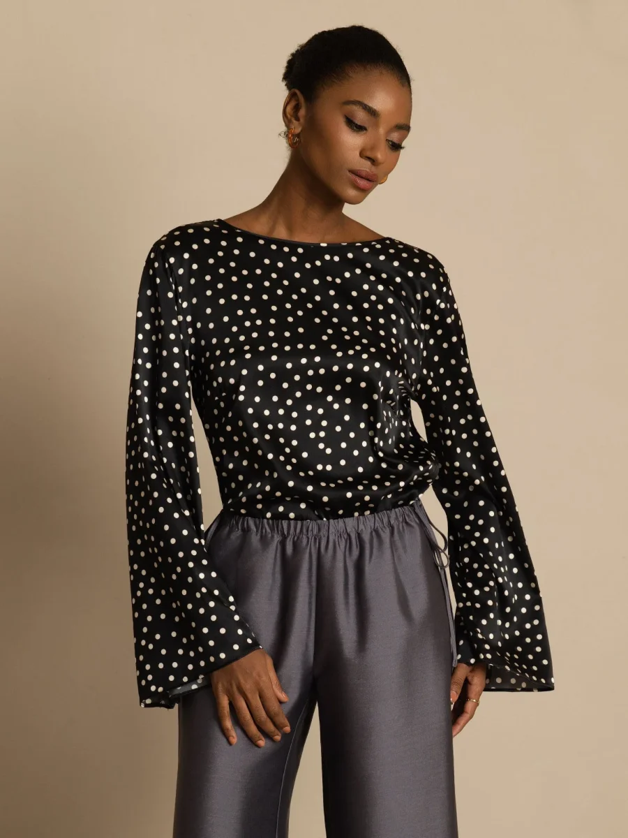 Top De Seda Para Mujer 19Momme Con Estampado De Lunares Mangas Campana Escote Bote - Imagen 5