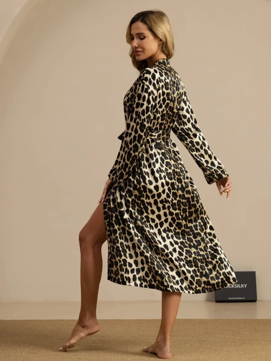 Bata Midi De Seda Pura Para Mujer Con Estampado De Leopardo Y Manga Larga - Imagen 3
