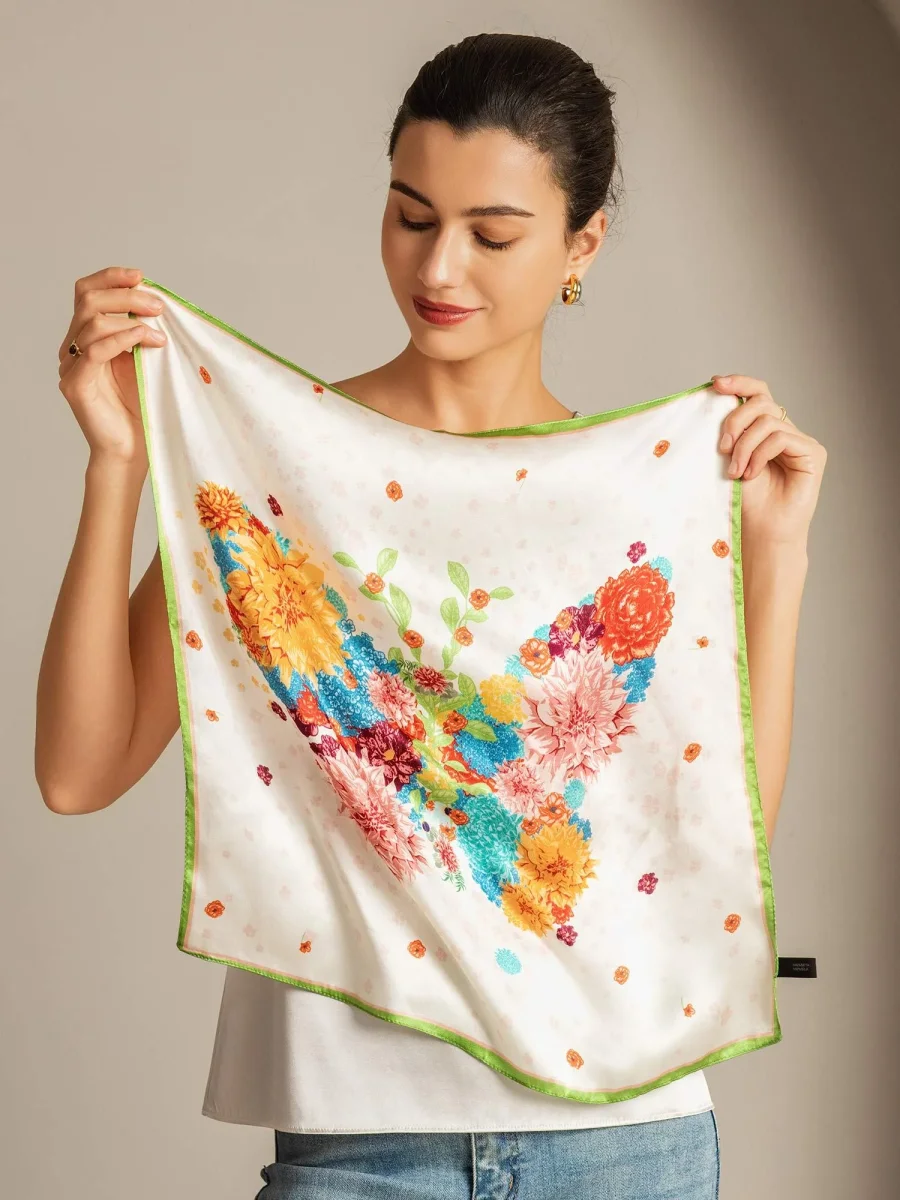 Pañuelo Cuadrado de Seda Pura con Flores y Borde Verde 53*53 cm - Imagen 4