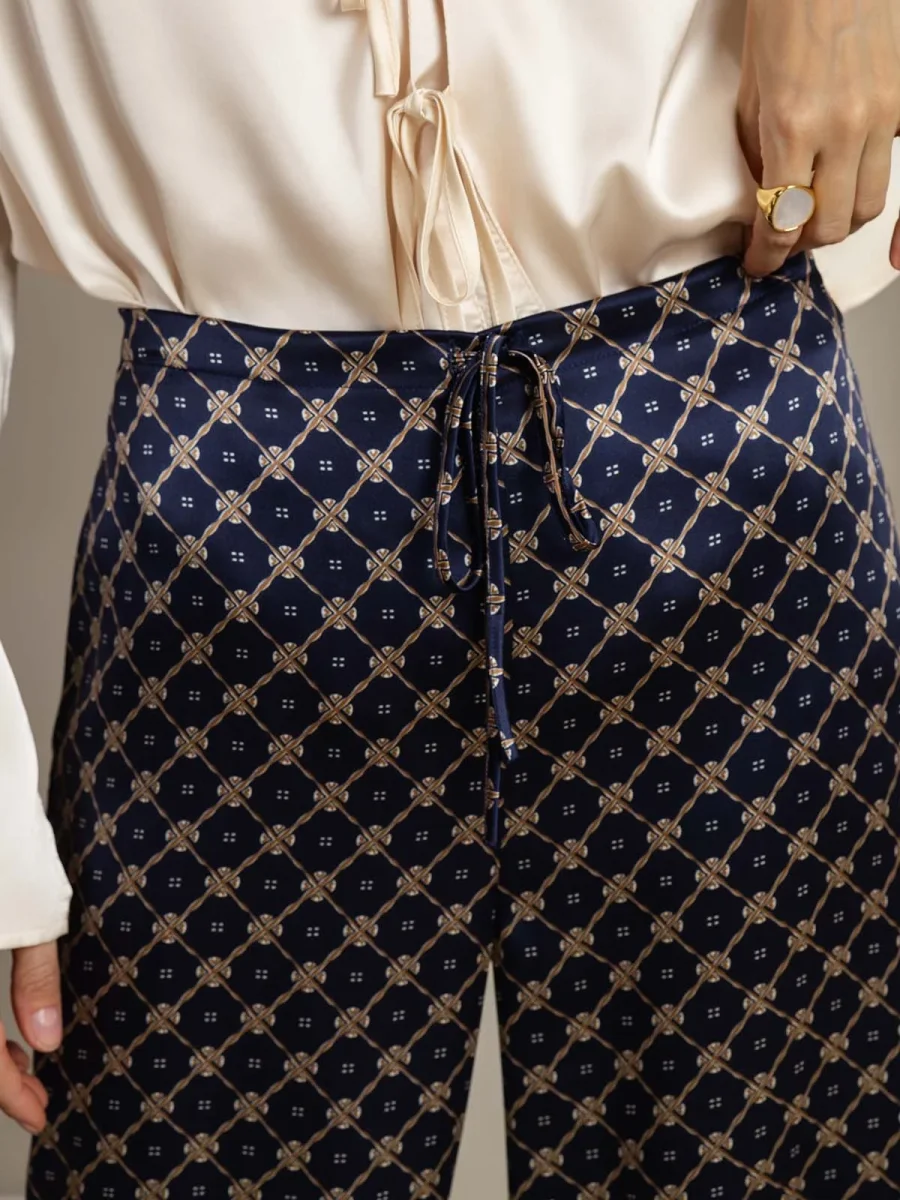 Pantalones De Mujer De Pierna Ancha De Seda 19Momme Azul Marino Con Estampado De Cadenas Y Bolsillos Laterales - Imagen 6