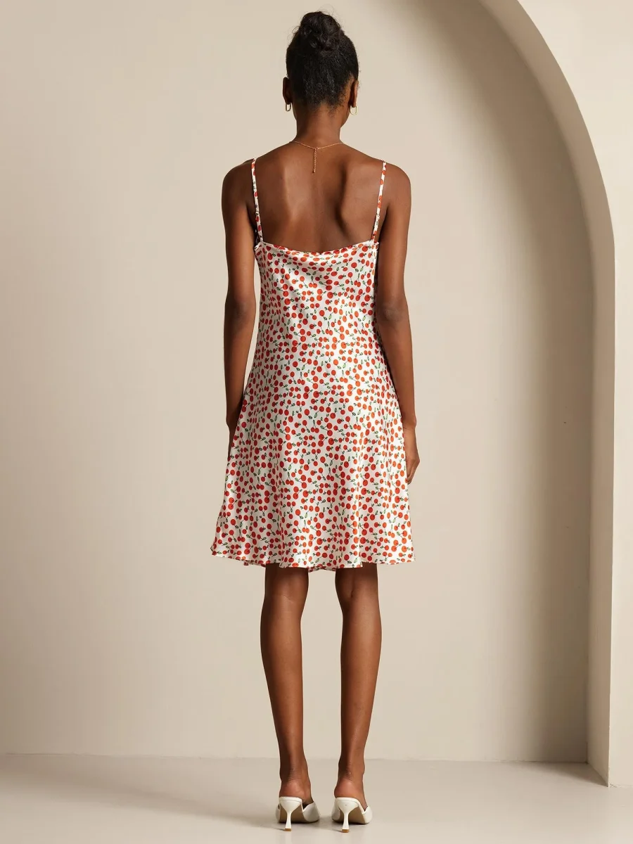 Vestido Corto de Seda con Tirantes Espagueti y Estampado de Cereza - Imagen 3