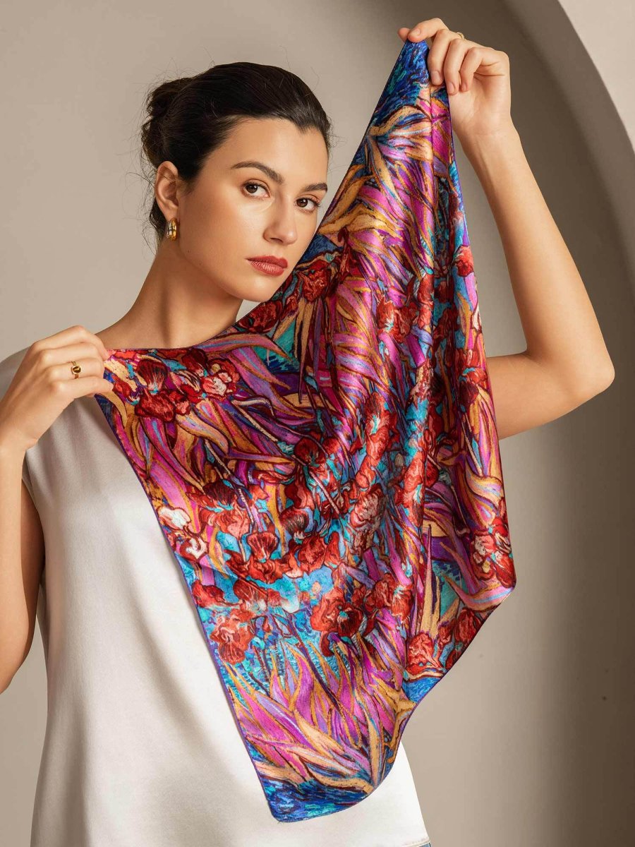 Pañuelo Cuadrado de Seda Pura con Estampado Floral - Tamaño 53x53cm - Imagen 4