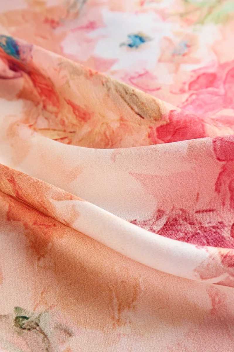 Pure Silk Floral Bliss Square Scarf - Tamaño 53x53cm - Imagen 4