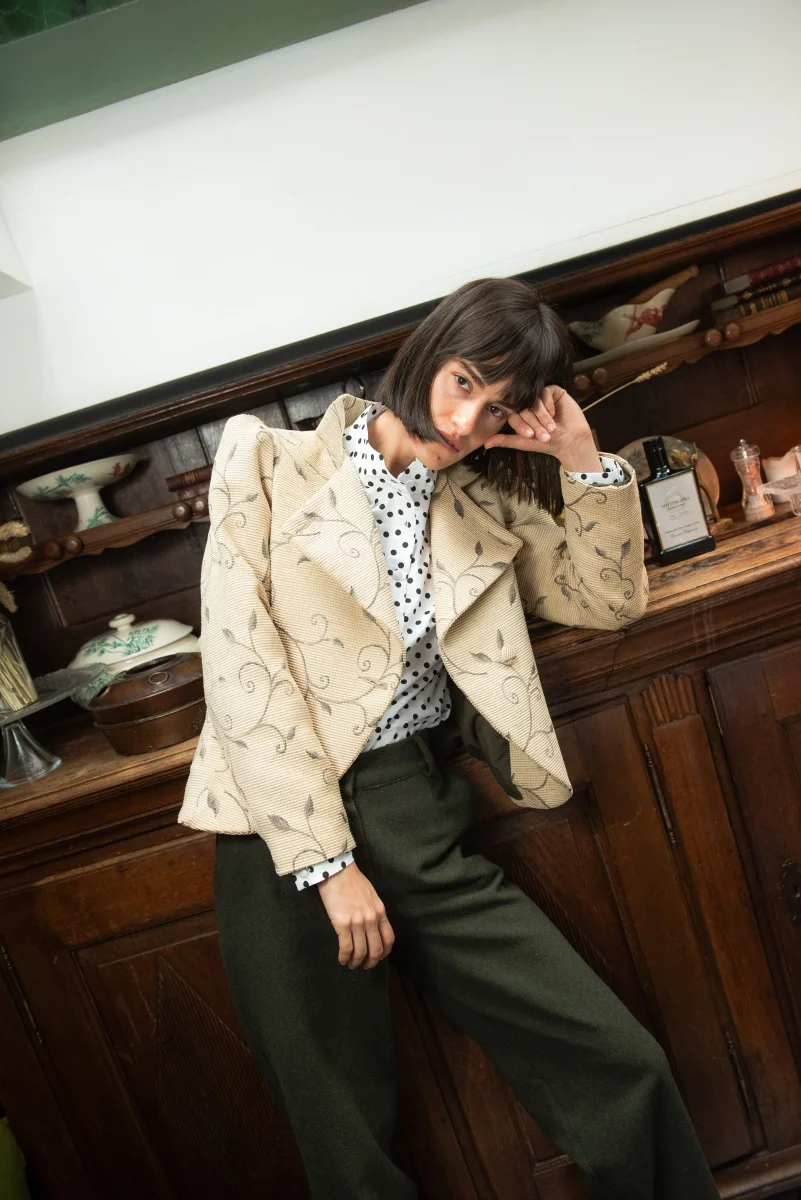 Chaqueta Alsten Beige Estampado Flores - Imagen 5