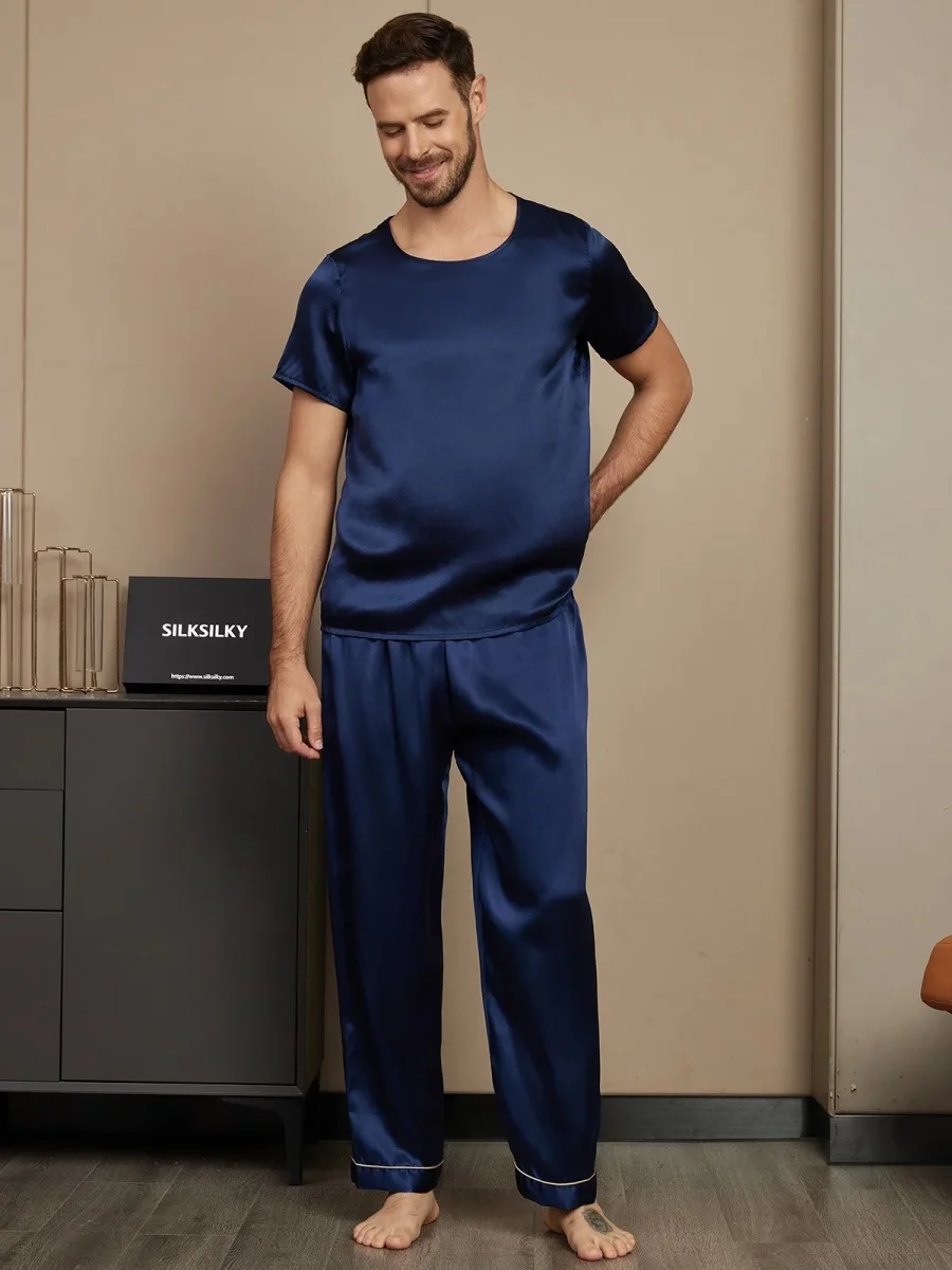 Pijama De Hombre De Pura Seda Con Mangas Cortas Cuello Redondo Y Pantalón - Imagen 2