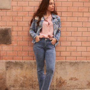 Cazadora bordada