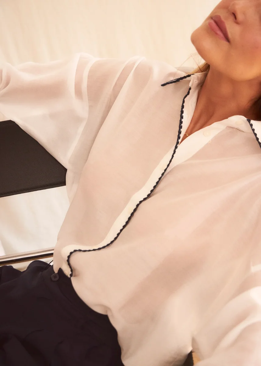 Camisa organza detalle crochet - Imagen 5