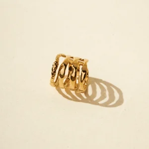 Anillo lineas onduladas