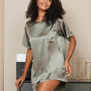 Camiseta informal de seda pura para dormir para mujer (pantalones cortos no incluidos)