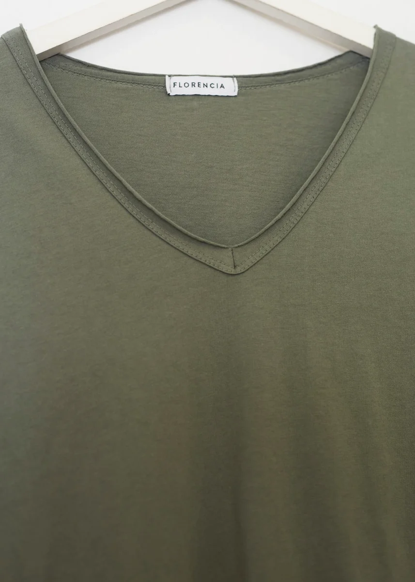 Camiseta básica cuello punta - Imagen 5