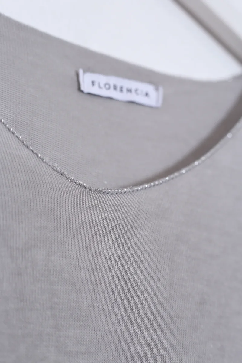 Camiseta cuello punta plata - Imagen 4