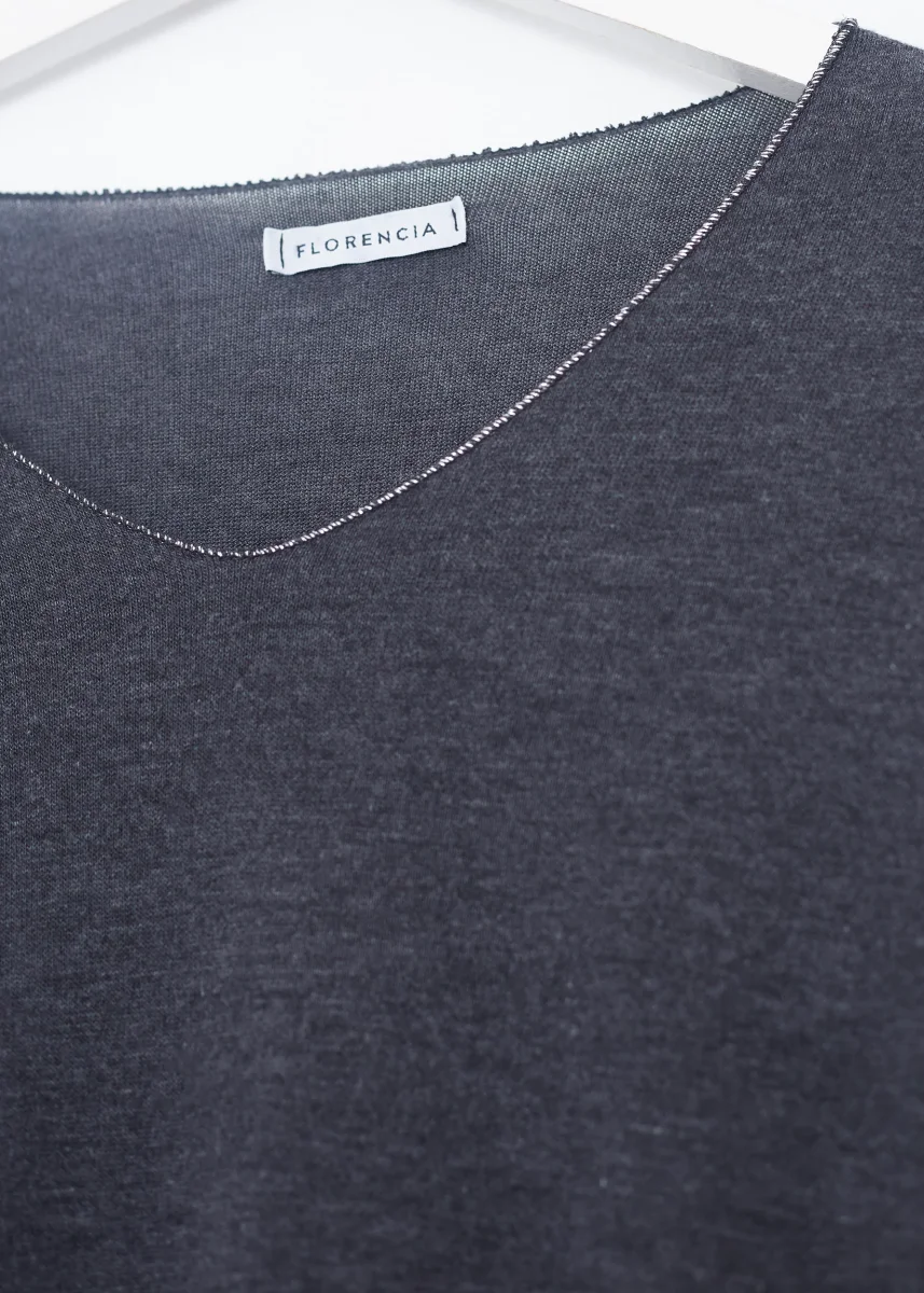Camiseta cuello punta plateado - Imagen 9