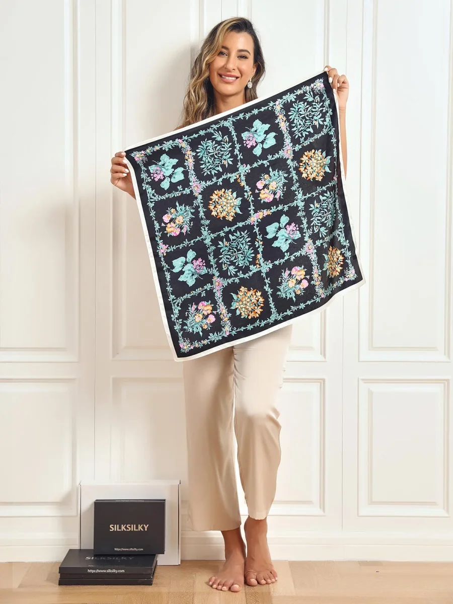 Bufanda cuadrada con estampado floral de pura seda 68x68cm/26.8 - Imagen 7