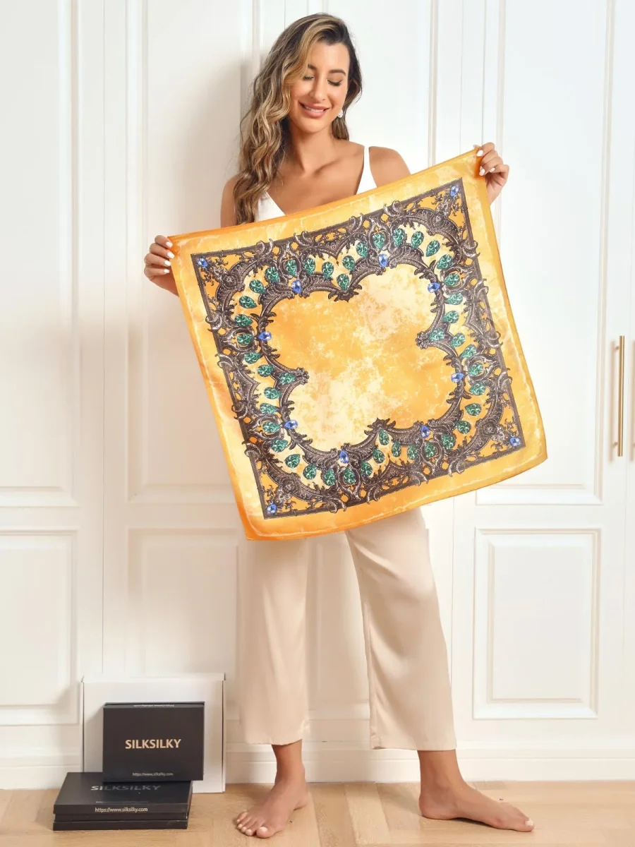 Bufanda cuadrada con estampado floral de pura seda 68x68cm/26.8 - Imagen 9