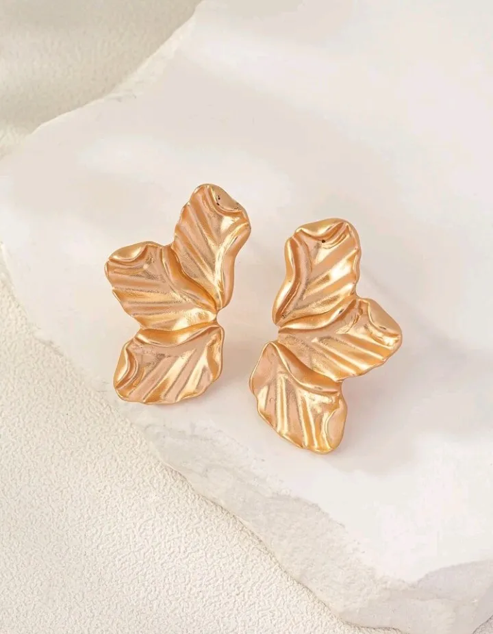Pendientes geométricos diseño de media flor, Ailén - Imagen 4