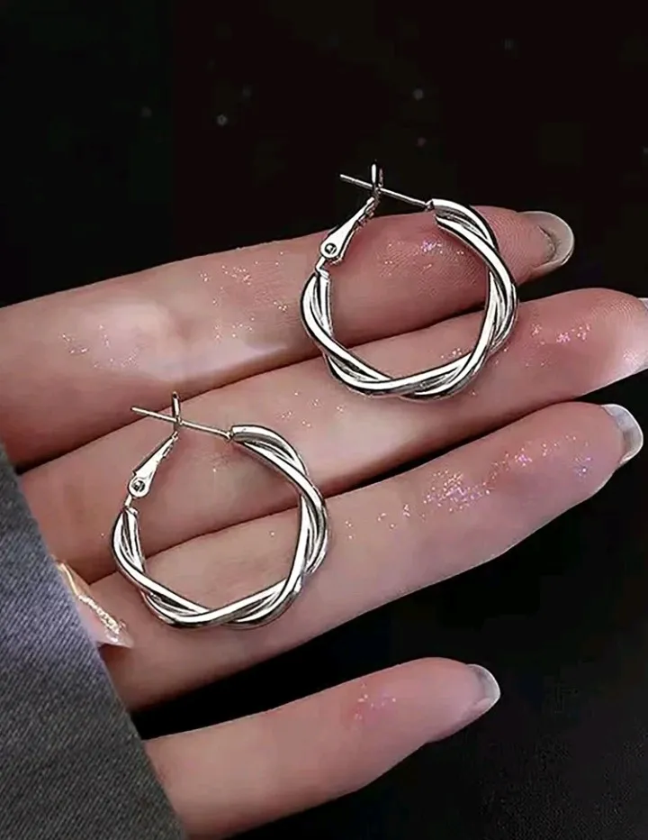 Pendientes geométricos de aro retorcido, Helen - Imagen 5