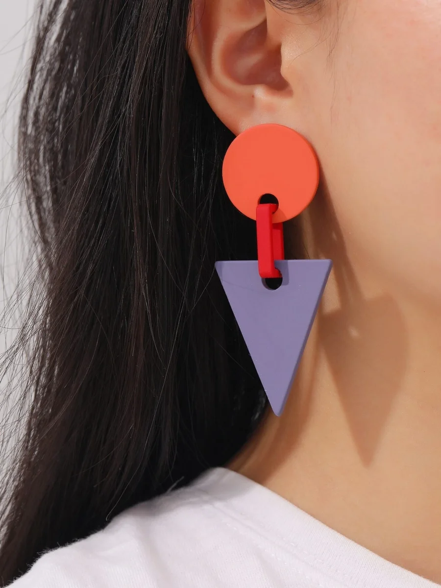 Pendientes geométricos largos, Laís