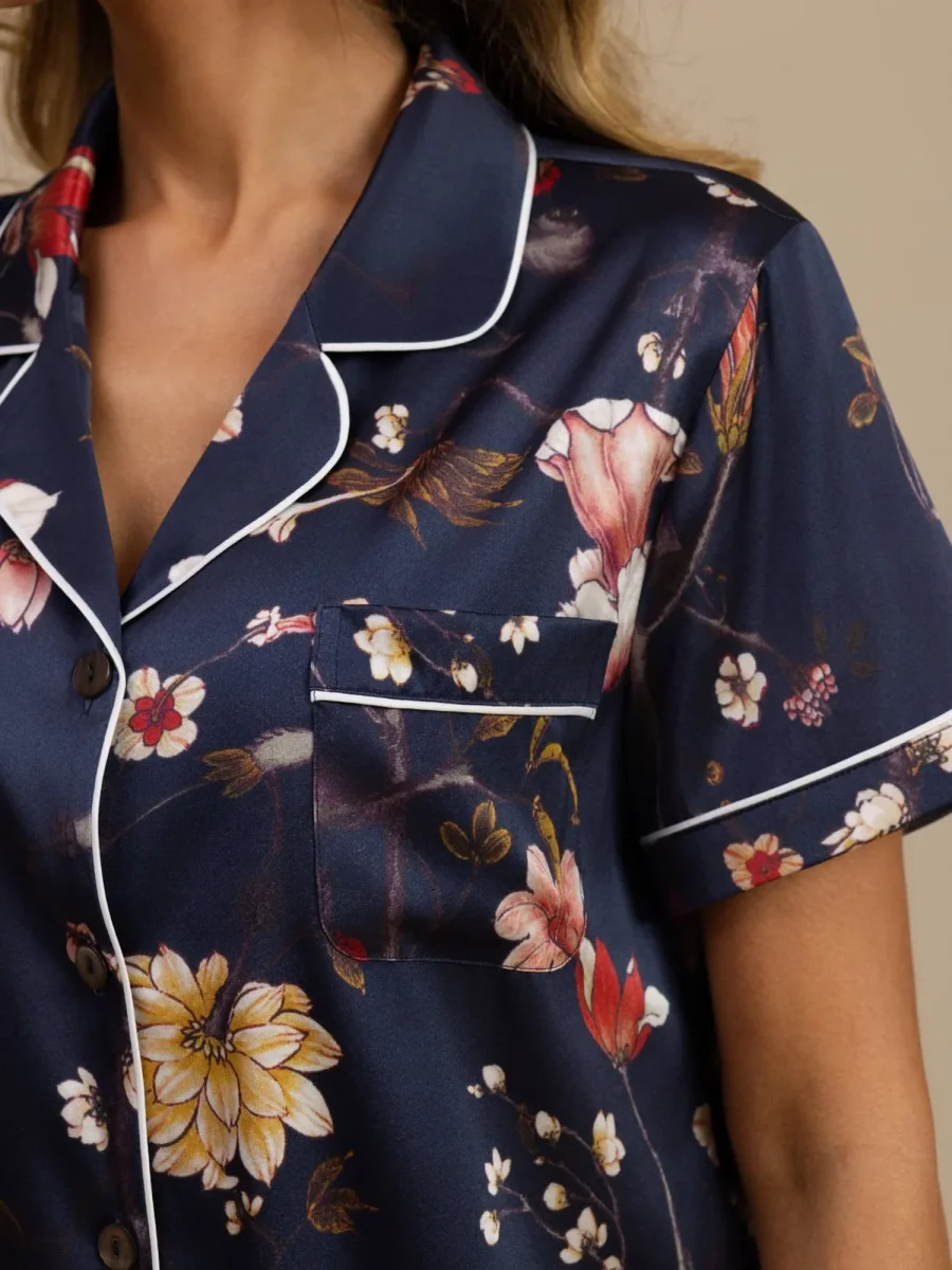 Conjunto De Pijama Mujer De Seda 19 Momme Azul Marino Con Estampado Floral Manga Corta Cuello Con Solapa Con Botones - Imagen 5