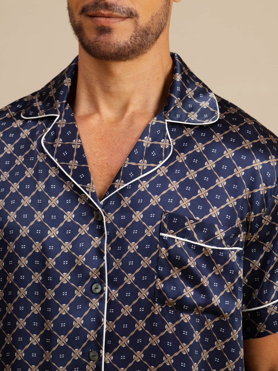 Conjunto Pijama Hombre De Seda Manga Corta Cuello Con Muesca Estampado Cadena Con Shorts - Imagen 7