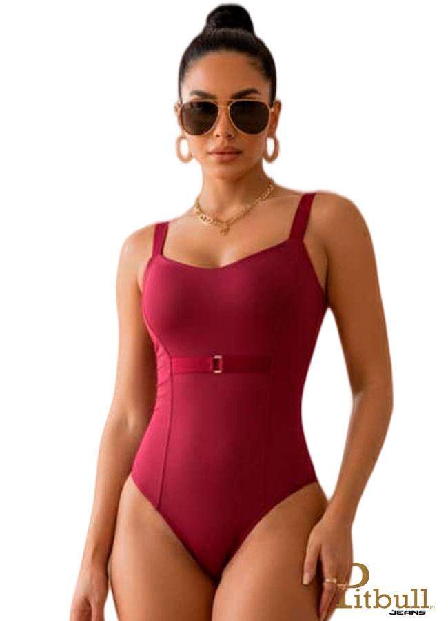 Body color vino elegante con tirantes y detalle de cinturilla