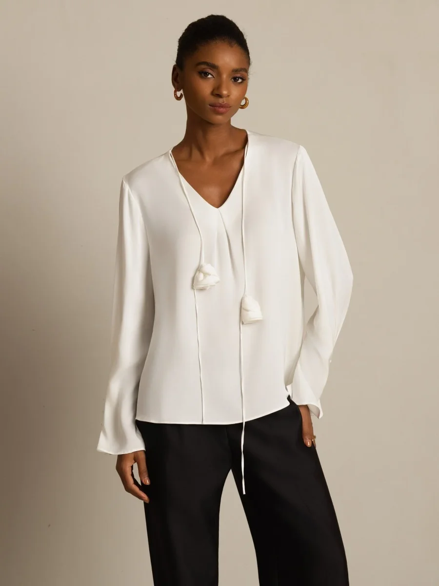 Blusa De Seda Para Mujer 19Momme Con Cuello En V De Manga Larga Con Detalle De Rosa 3D