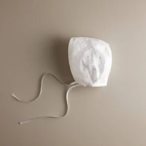 Capota de bebé de bodoques bordada