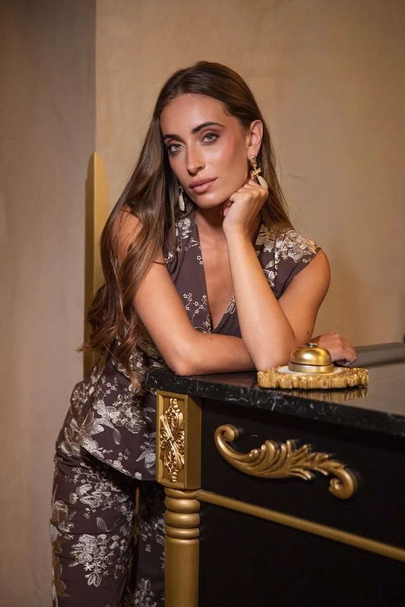 Conjunto Voltaire | Bordado | Chocolate - Imagen 5