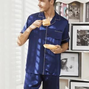 Pijama De Hombre De Pura Seda Con Mangas Cortas Cuello Solapa Y Shorts