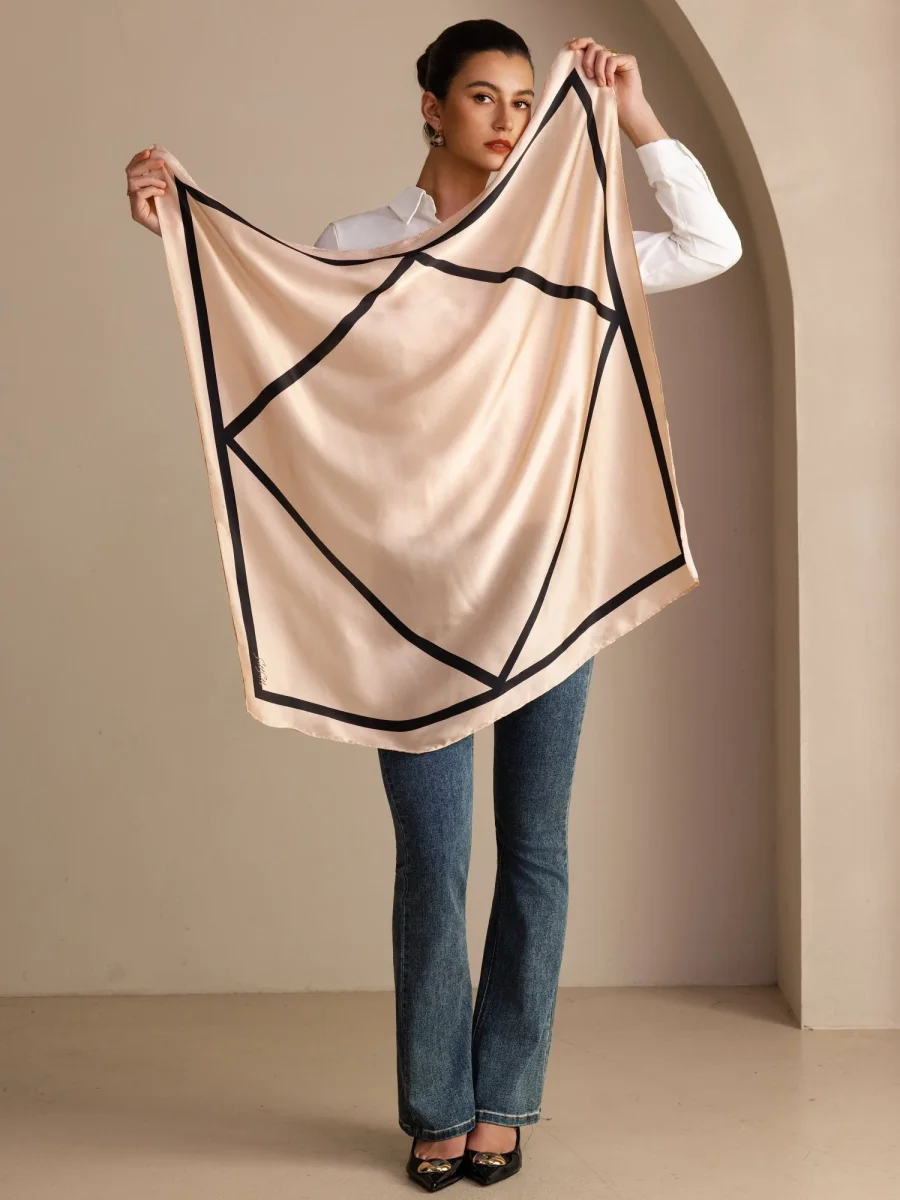 Pañuelo De Seda De Morera 100 Por Ciento Con Estampado Geométrico De Bloques Tamaño 90 x 90 cm - Imagen 6