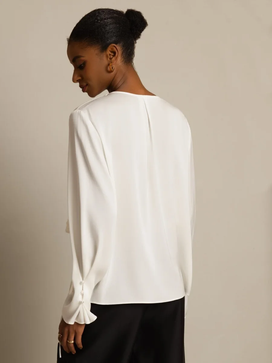 Blusa De Seda Para Mujer 19Momme Con Cuello En V De Manga Larga Con Detalle De Rosa 3D - Imagen 3