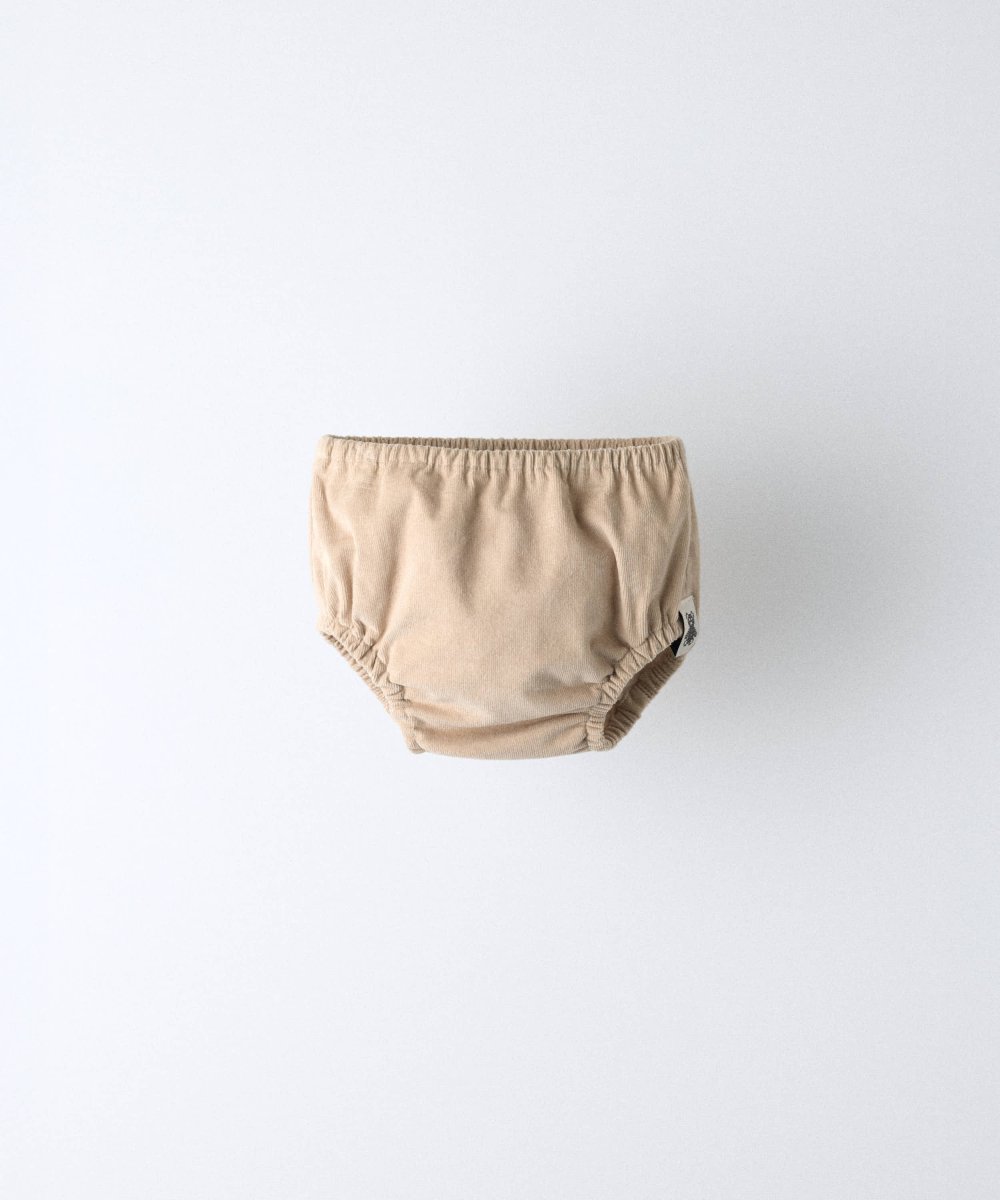 Conjunto de bebé Harper en beige, blusa y cubrepañal con osito bordado - Imagen 5